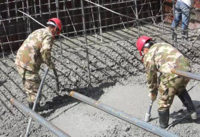 干貨！資深工程師揭秘 混凝土防撞設(shè)施的施工要點(diǎn)與創(chuàng)新應(yīng)用